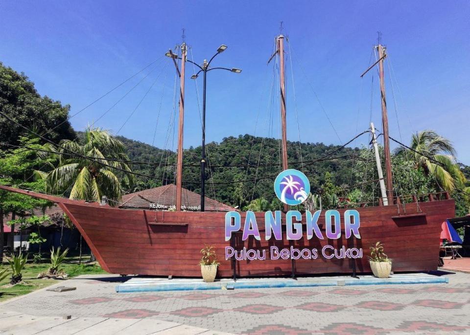 Hotel World Kids Fantasy Lumut Exteriér fotografie